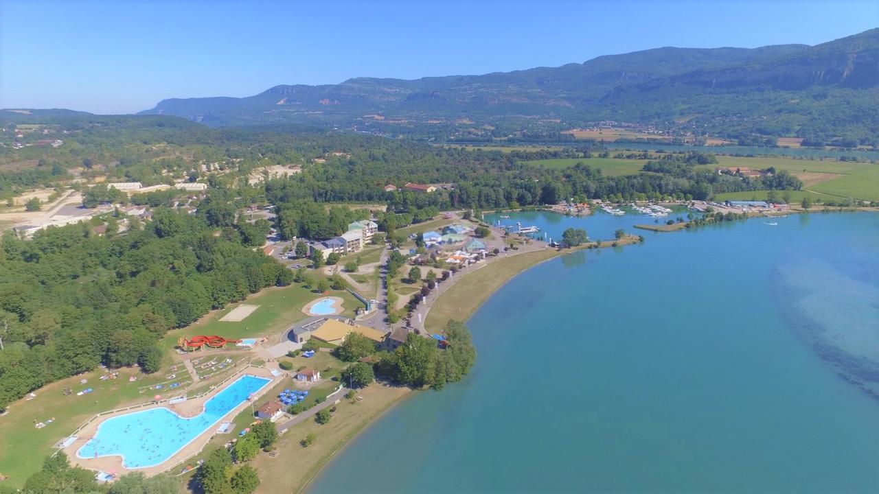 Hotel Vallee Bleue Montalieu-Vercieu エクステリア 写真